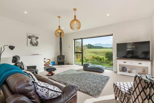 R And R At Robertson - Raglan Holiday Home