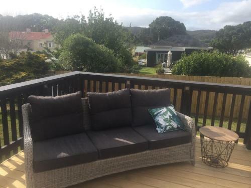 Raglan Beach Retreat - 2 Bedrooms - With Wifi