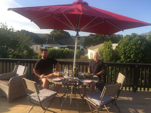 Raglan Beach Retreat - 2 Bedrooms - With Wifi