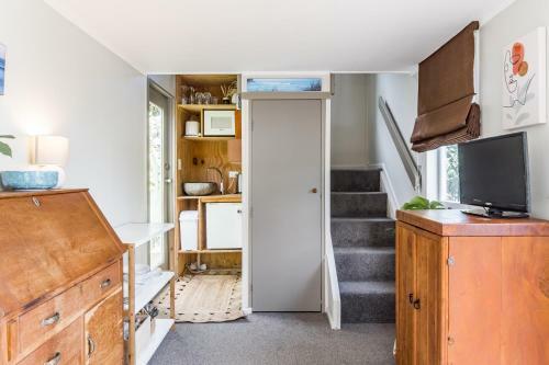 Unique Tiny Home Holidaying In The Surf Shack