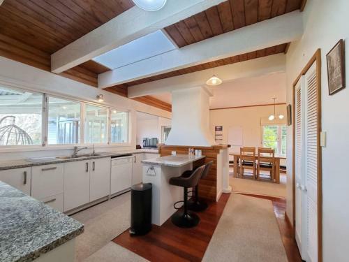 Wonderful 3br House With Spacious Gardens - Wifi
