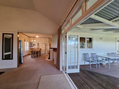 Wonderful 3br House With Spacious Gardens - Wifi
