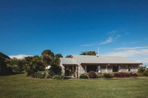 Wharepuni - Oakura Retreat