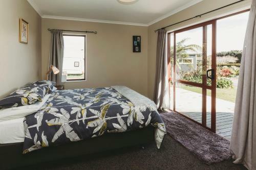 Wharepuni - Oakura Retreat