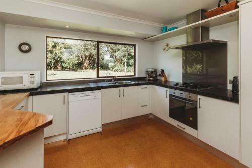Wharepuni - Oakura Retreat