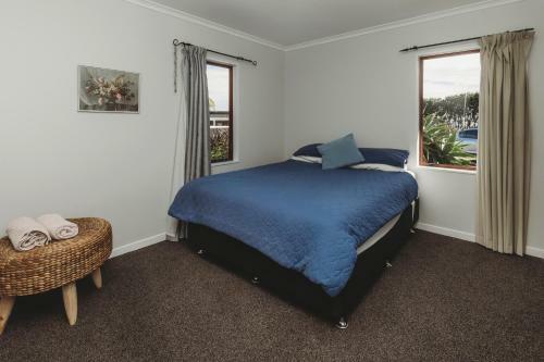 Wharepuni - Oakura Retreat