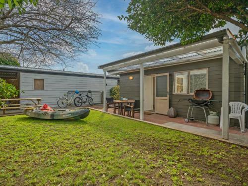 Sunny Days Retreat - Tairua Holiday Home