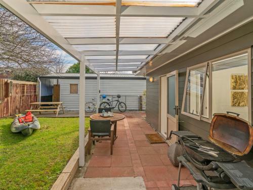 Sunny Days Retreat - Tairua Holiday Home