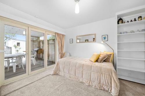 Stroll To The Sea - Te Horo Beach Holiday House