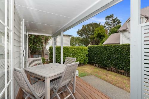 Jandal House - Russell Holiday Home