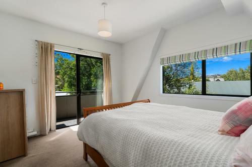 Cosy On Kowhai - Wanaka Holiday Home