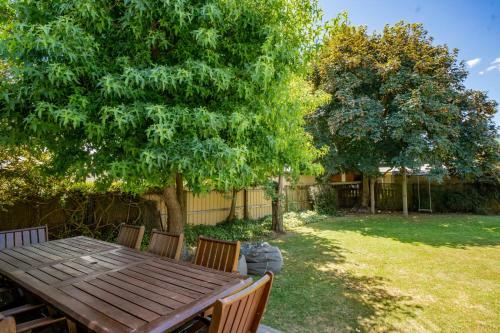 Cosy On Kowhai - Wanaka Holiday Home