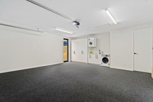Alpine Bliss - Wanaka Holiday Home