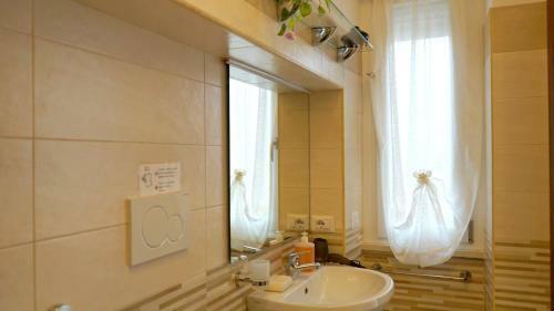 Hostal La Lanterna Sul Com�