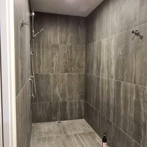 Apartamento Kowhai Studio -private Opposite Golf Course In Central Wanaka