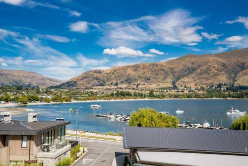 Lake View Apartment At Marina Terrace