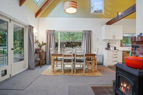 Home Away From Home - Akaroa Holiday Home