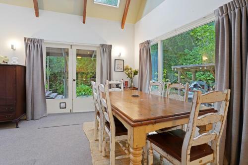 Home Away From Home - Akaroa Holiday Home