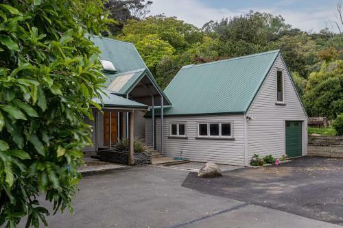 Home Away From Home - Akaroa Holiday Home