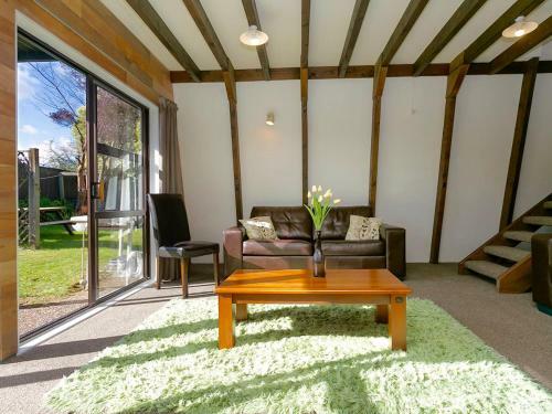 Secluded Cabin, Five-minute Walk To Town Or The Lake