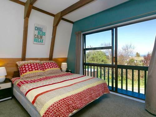 Secluded Cabin, Five-minute Walk To Town Or The Lake