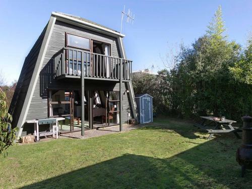 Secluded Cabin, Five-minute Walk To Town Or The Lake