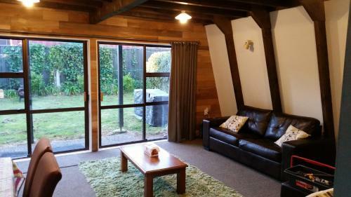 Secluded Cabin, Five-minute Walk To Town Or The Lake