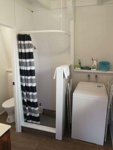 Secluded Cabin, Five-minute Walk To Town Or The Lake