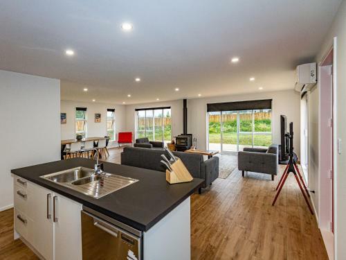 Modern Mountain Escape - Ohakune Holiday Home