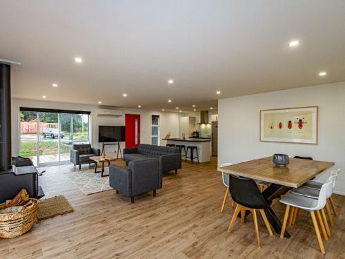 Modern Mountain Escape - Ohakune Holiday Home