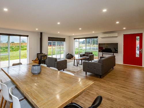 Modern Mountain Escape - Ohakune Holiday Home