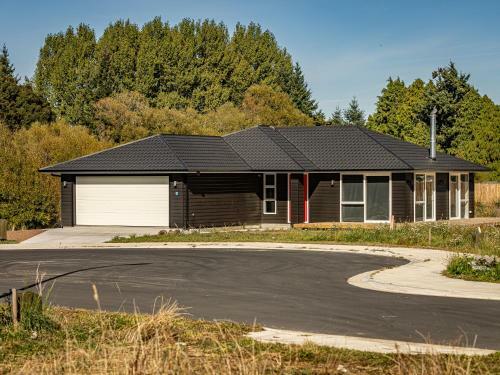 Modern Mountain Escape - Ohakune Holiday Home
