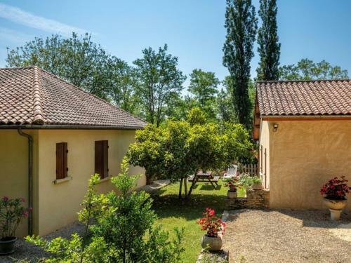 G�te Tursac, 2 Pi�ces, 2 Personnes - Fr-1-616-131