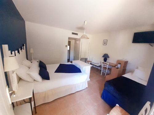 Hotel Le Clos Des Capitelles