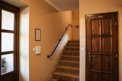 Hostal Szarvas Apartman - Jakuzzis Vend�gh�z M�ny