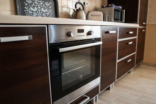 Hostal Szarvas Apartman - Jakuzzis Vend�gh�z M�ny