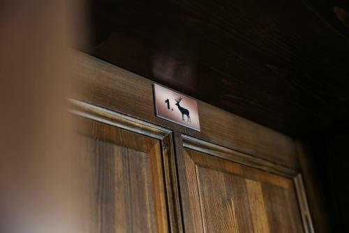 Hostal Szarvas Apartman - Jakuzzis Vend�gh�z M�ny