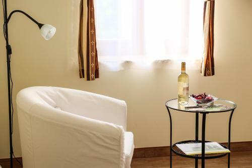 Hostal Szarvas Apartman - Jakuzzis Vend�gh�z M�ny
