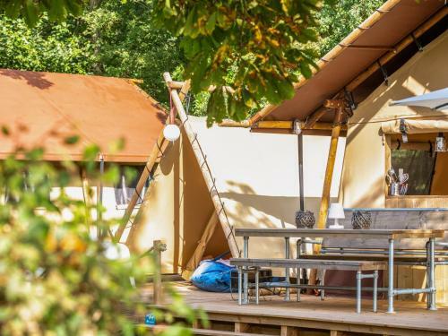 Lodge Holidays - Watersportcamping Heeg