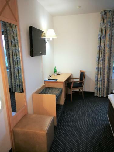 Hotel Near By