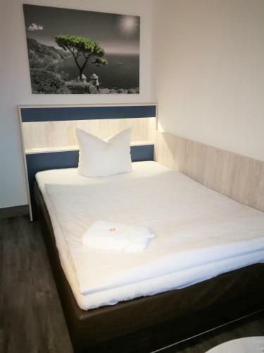 Hotel Near By