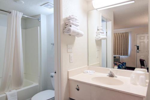 Motel 6 Phoenix Tempe - Broadway - Asu