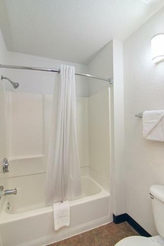 Motel 6 Phoenix Tempe - Broadway - Asu