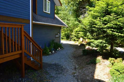 Easy On The Edge B&B