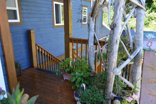 Easy On The Edge B&B