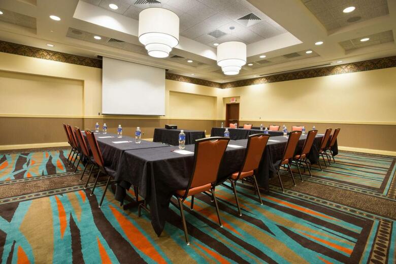 Posada Drury Inn & Suites Columbus South