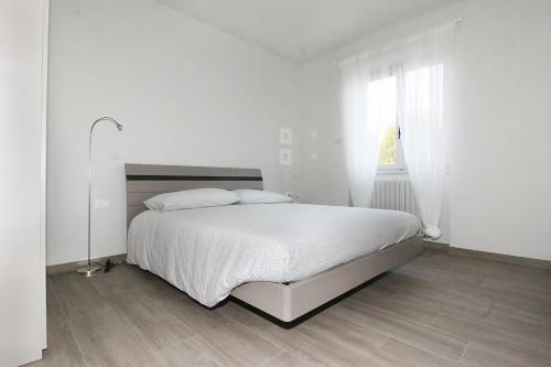 Villa Family Colico With Pool