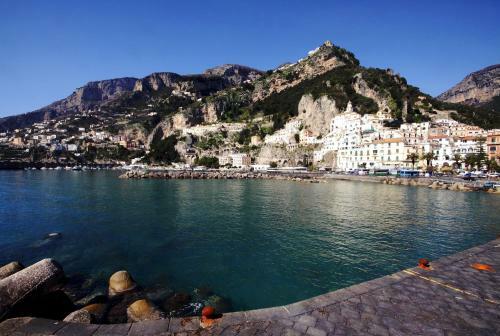Amalfi Paradiso A Picco Sul Mare