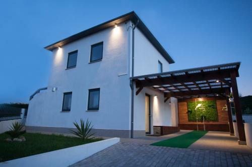 Apartamento Encosta Do U�ma - Guest House