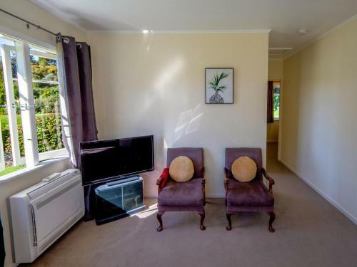 Kauri Cottage - Marahau Holiday Home